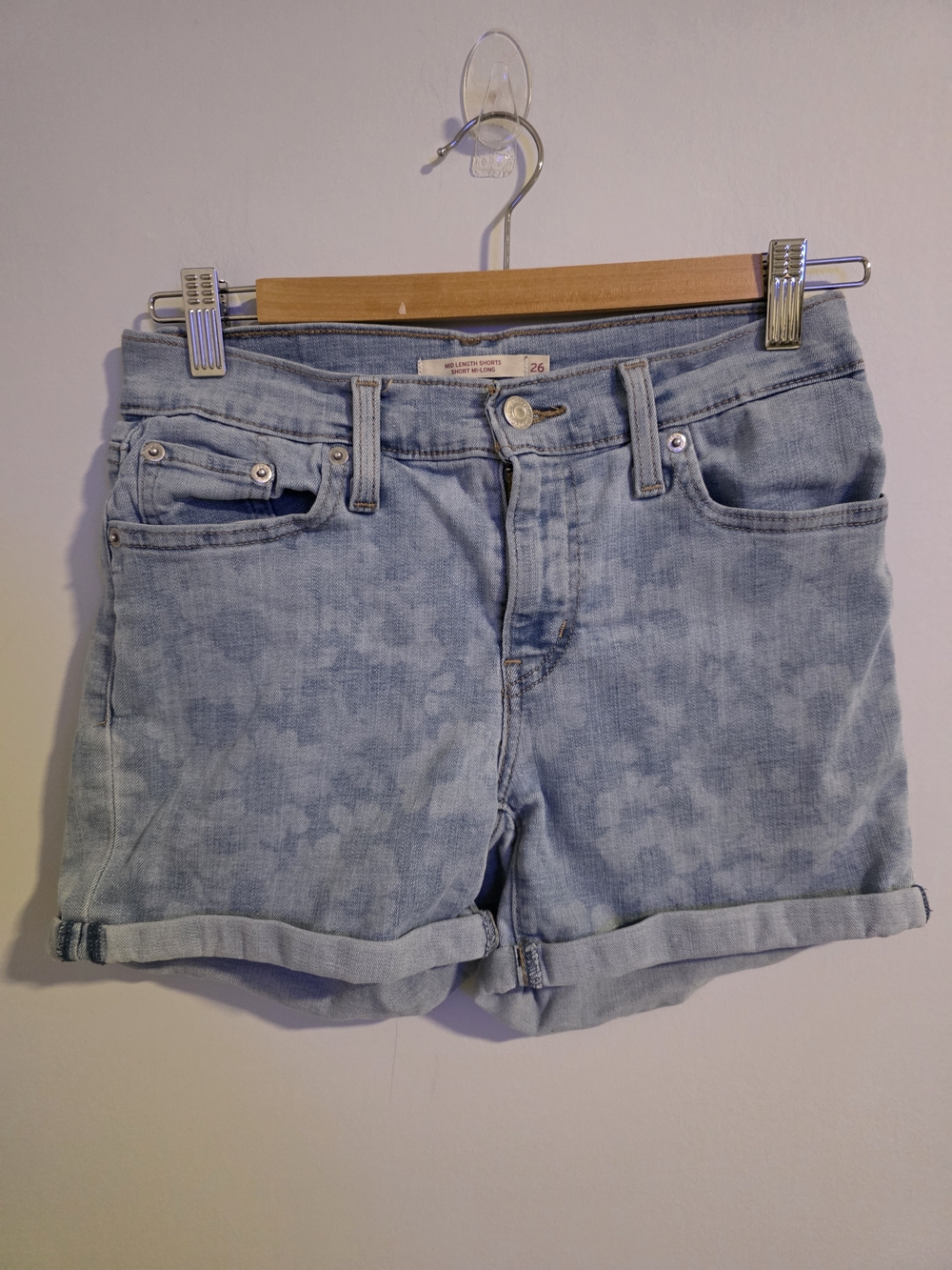Levi’s W26 Light Wash Denim Shorts Mid Rise Cuffed Casual - Picture 3 of 13
